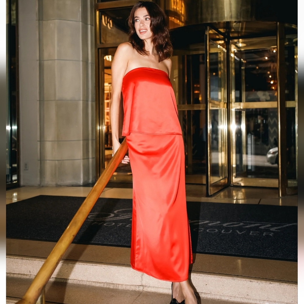 Brunette the Label Satin Maxi Skirt - red, size XS/S